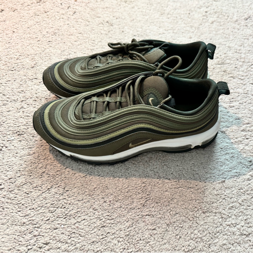 Nike Air Max 97 Medium Olive White
Women's Size 10 (921733-200 )
